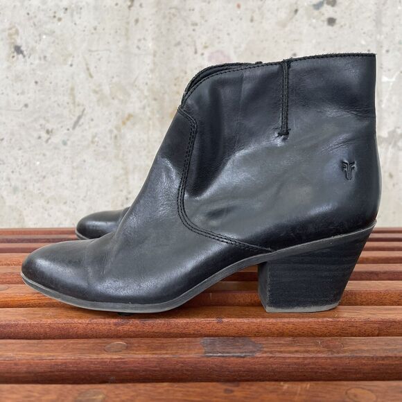 Frye Black Leather Heeled Ankle Boots Size 9M - Picture 2 of 6